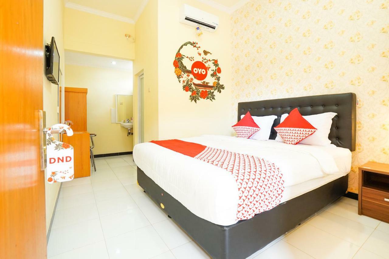 Oyo 522 Majapahit Homestay Syariah 2 Баньюванги Экстерьер фото